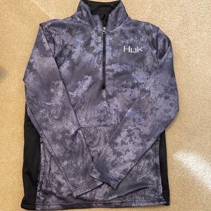 Mens Huk fishing pull over.  Like new.  Only worn a few times.  Smoke free home